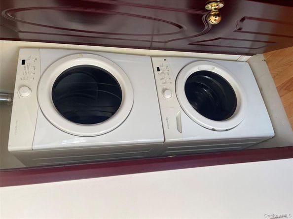 7548 Parsons Boulevard 1C, Fresh Meadows NY 11366