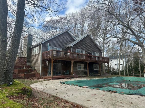 9 Woodview Way, Hampton Bays NY 11946