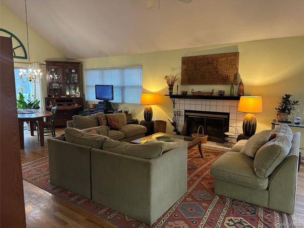 9 Woodview Way, Hampton Bays NY 11946