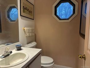 9 Woodview Way, Hampton Bays NY 11946