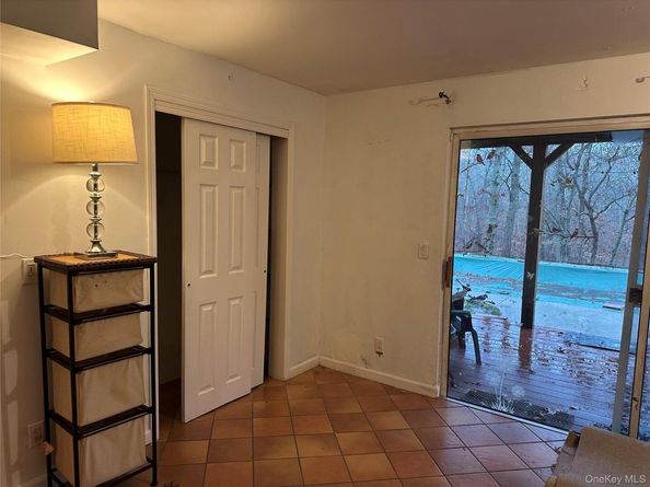 9 Woodview Way, Hampton Bays NY 11946