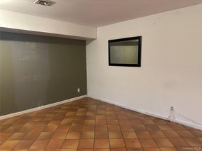 9 Woodview Way, Hampton Bays NY 11946