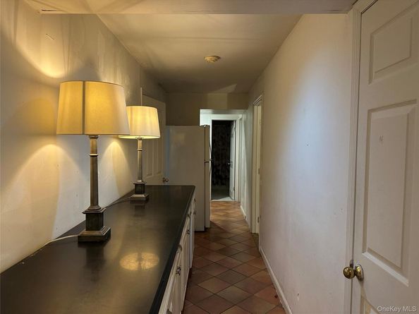 9 Woodview Way, Hampton Bays NY 11946