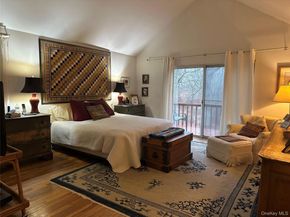 9 Woodview Way, Hampton Bays NY 11946