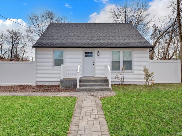 30 Davidson Street, Wyandanch NY 11798