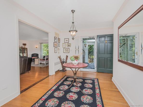 105 Douglas Road, Chappaqua NY 10514