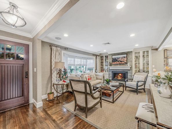 3 Walnut Place, North Massapequa NY 11758