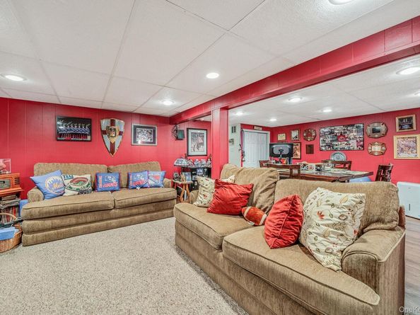 3 Walnut Place, North Massapequa NY 11758