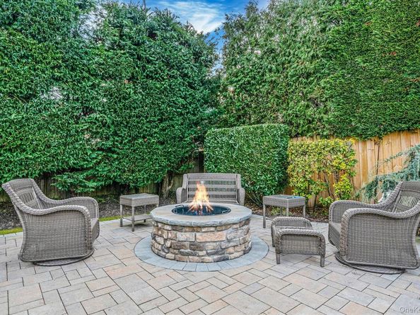 3 Walnut Place, North Massapequa NY 11758