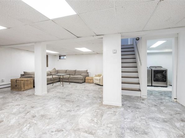 5 Evelyn Court, Massapequa NY 11758