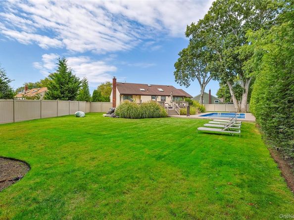 5 Evelyn Court, Massapequa NY 11758