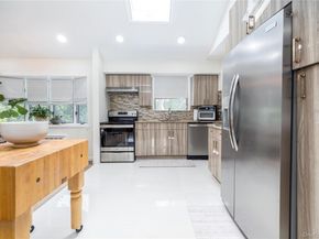 5 Evelyn Court, Massapequa NY 11758
