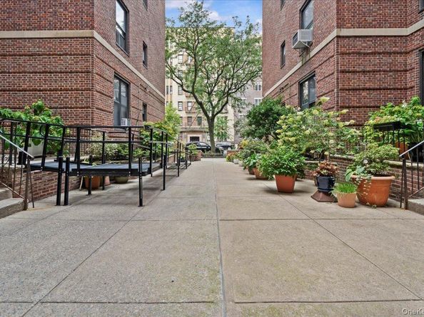109 Seaman Avenue 4C, New York (Manhattan) NY 10034