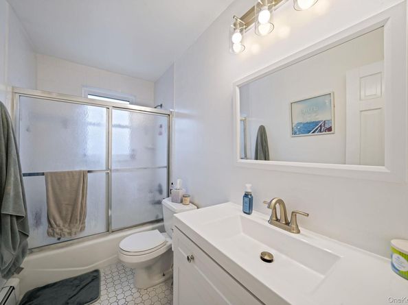 794 Pecan Street, Lindenhurst NY 11757