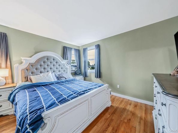 794 Pecan Street, Lindenhurst NY 11757