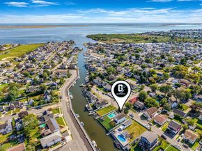 794 Pecan Street, Lindenhurst NY 11757