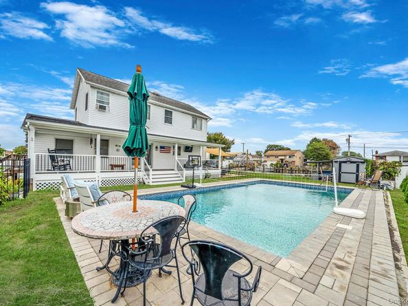 794 Pecan Street, Lindenhurst NY 11757