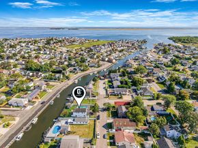 794 Pecan Street, Lindenhurst NY 11757