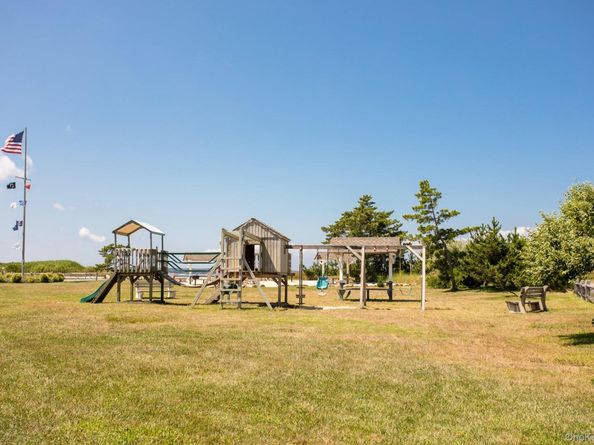 18 Norfolk Drive, Springs NY 11937