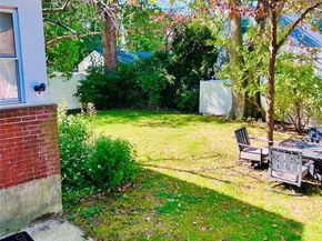 114 Camdike St, Valley Stream NY 11580