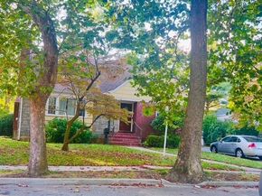 114 Camdike St, Valley Stream NY 11580