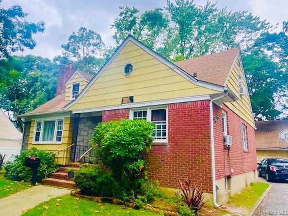114 Camdike St, Valley Stream NY 11580
