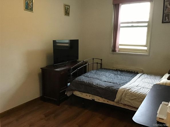 58-28 251 Street 2, Little Neck NY 11362