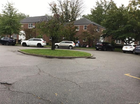 58-28 251 Street 2, Little Neck NY 11362