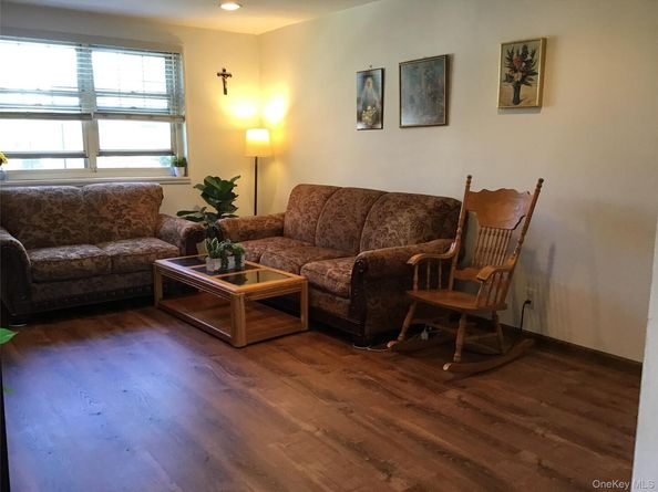 58-28 251 Street 2, Little Neck NY 11362