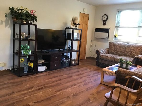 58-28 251 Street 2, Little Neck NY 11362