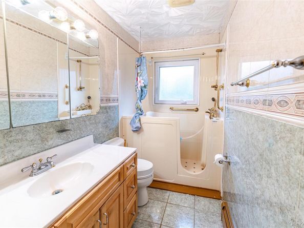 6 William Street, Bay Shore NY 11706