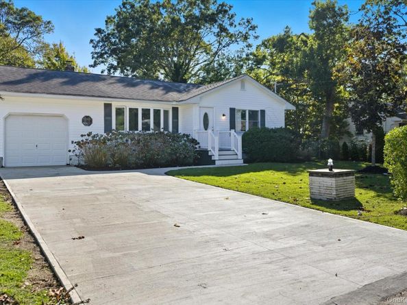 7 Harvard Drive, Hampton Bays NY 11946