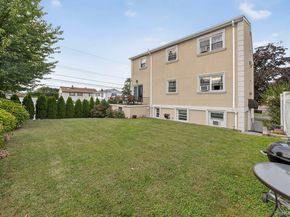 20 Ashford Place, Yonkers NY 10701