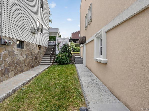 20 Ashford Place, Yonkers NY 10701