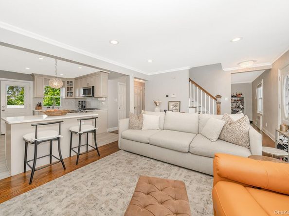 16 Downs Road, Hempstead NY 11550