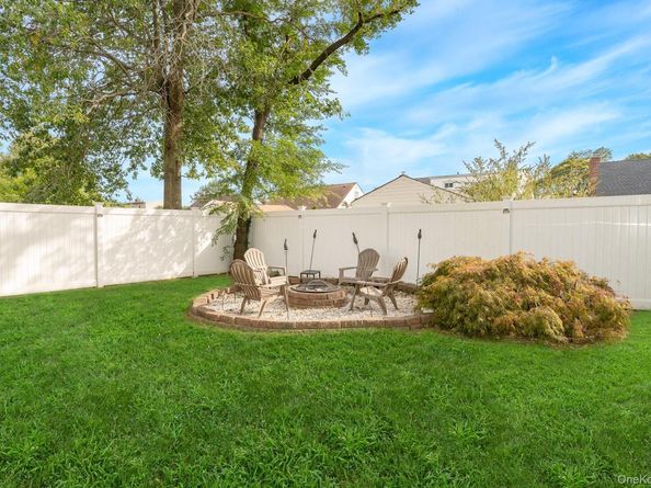 16 Downs Road, Hempstead NY 11550