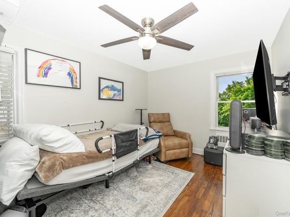16 Downs Road, Hempstead NY 11550
