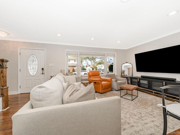 16 Downs Road, Hempstead NY 11550