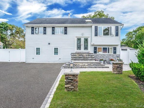 46 W Willow Street, Brentwood NY 11717