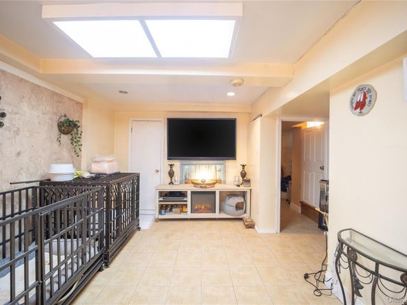 3252 Waterbury Avenue, Bronx NY 10465