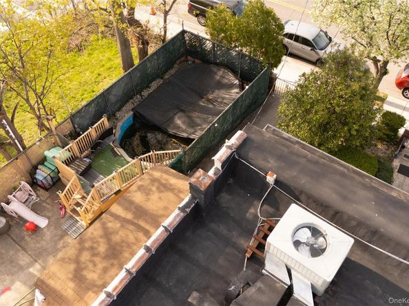 3252 Waterbury Avenue, Bronx NY 10465