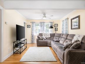 20 Hampton Road, Hampton Bays NY 11946