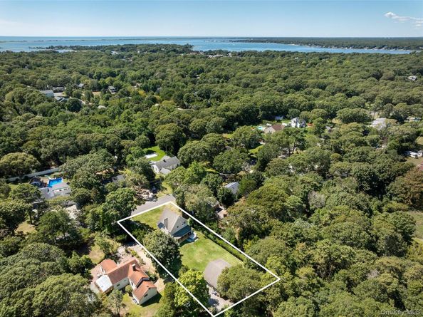 20 Hampton Road, Hampton Bays NY 11946