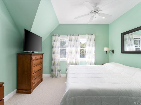20 Hampton Road, Hampton Bays NY 11946