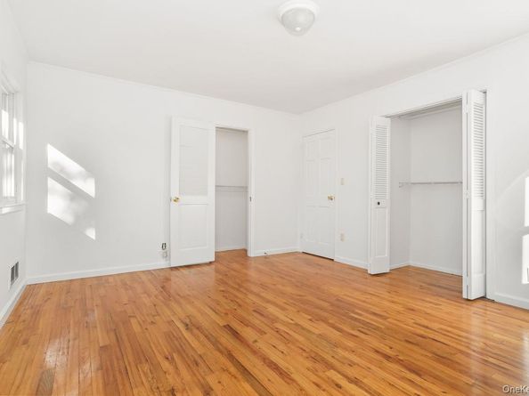 270 Pembrook Drive, Yonkers NY 10710