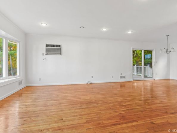 270 Pembrook Drive, Yonkers NY 10710