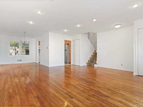 270 Pembrook Drive, Yonkers NY 10710