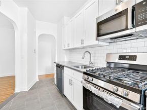 190 E Mosholu Parkway S 4C, Bronx NY 10458