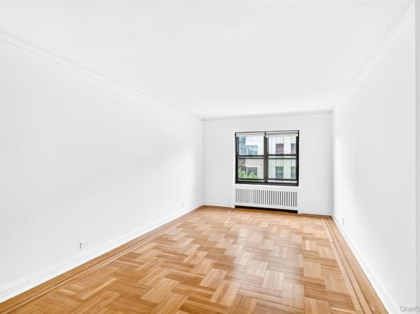 190 E Mosholu Parkway S 4C, Bronx NY 10458