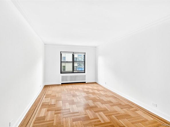 190 E Mosholu Parkway S 4C, Bronx NY 10458